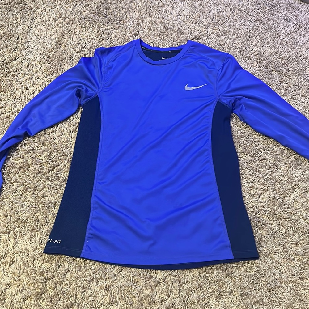 Long sleeve Nike active wear shirt.
